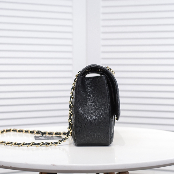 シャネルバッグ背面デザイン